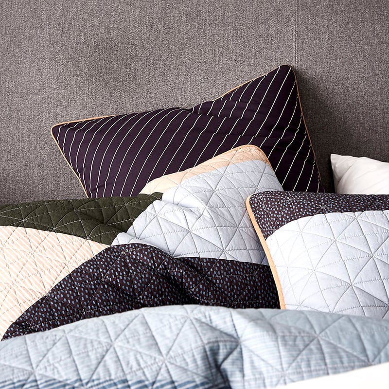 Blink Quilt Cover