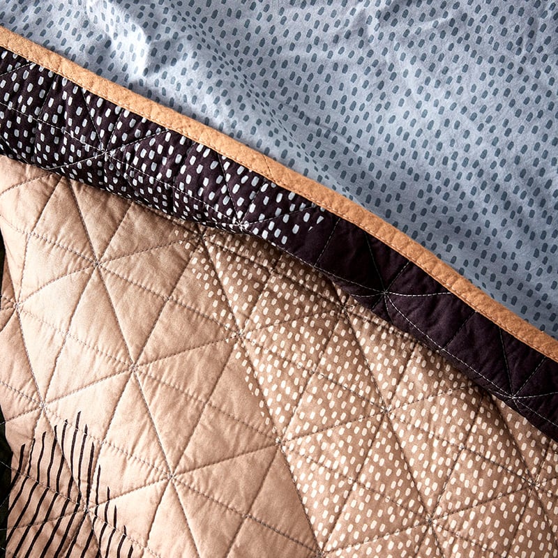 Blink Quilt Cover