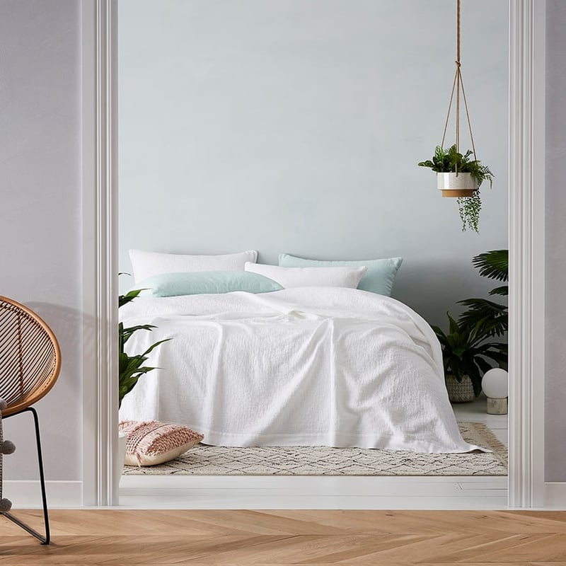 European Collection Madrid Coverlet White