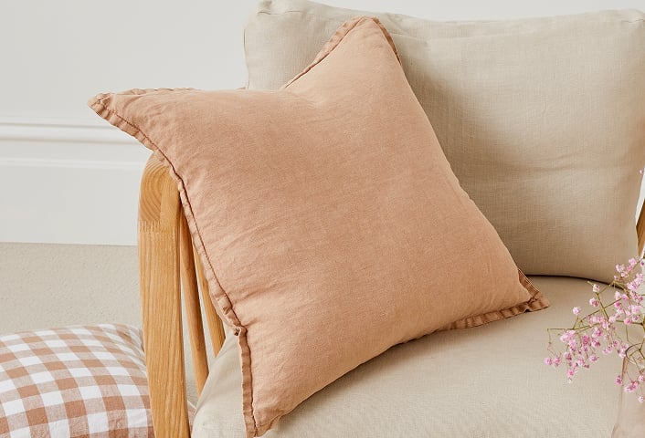 AI - VWL_Cushions 2_DT - 580x480.jpg