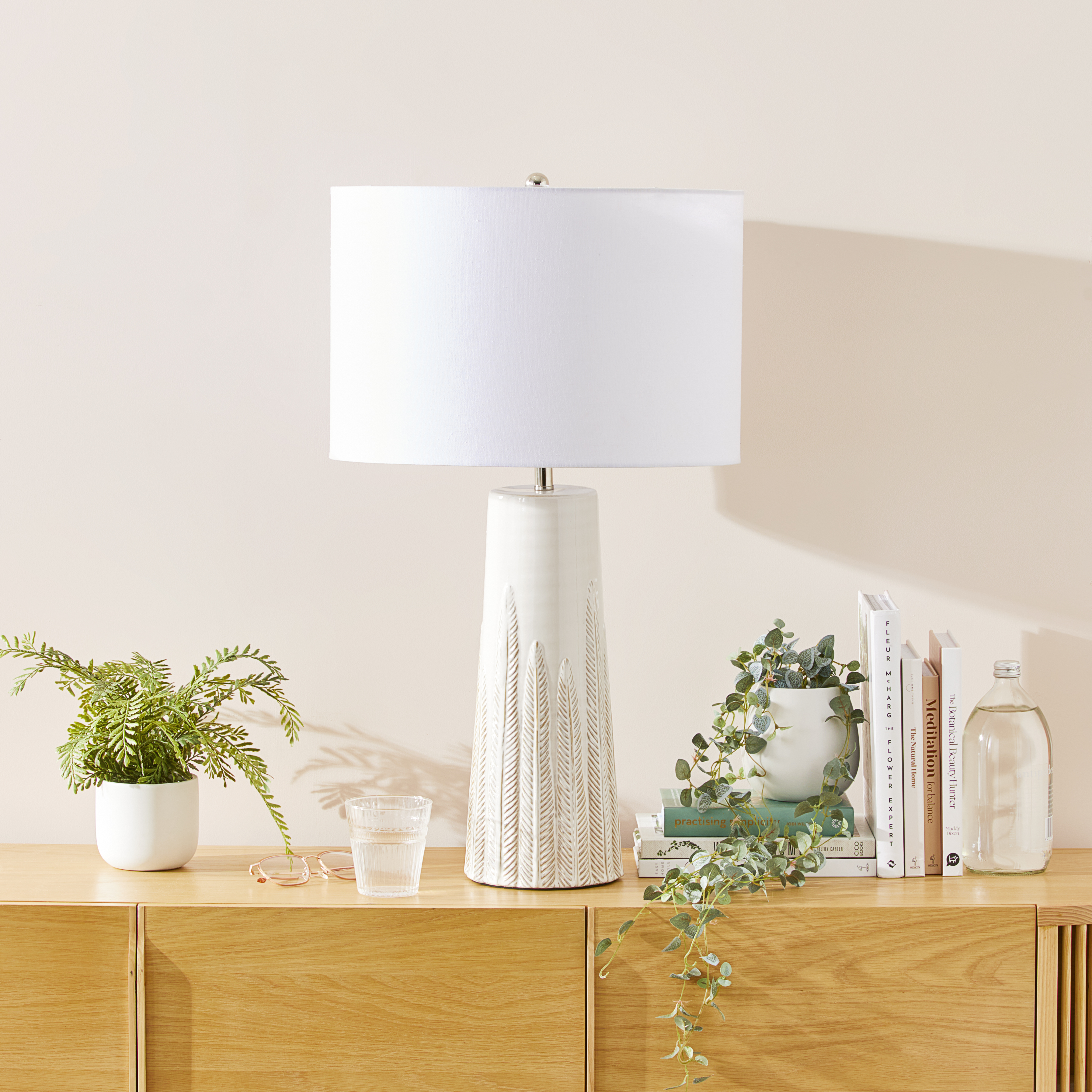 Patterned shop table lamp
