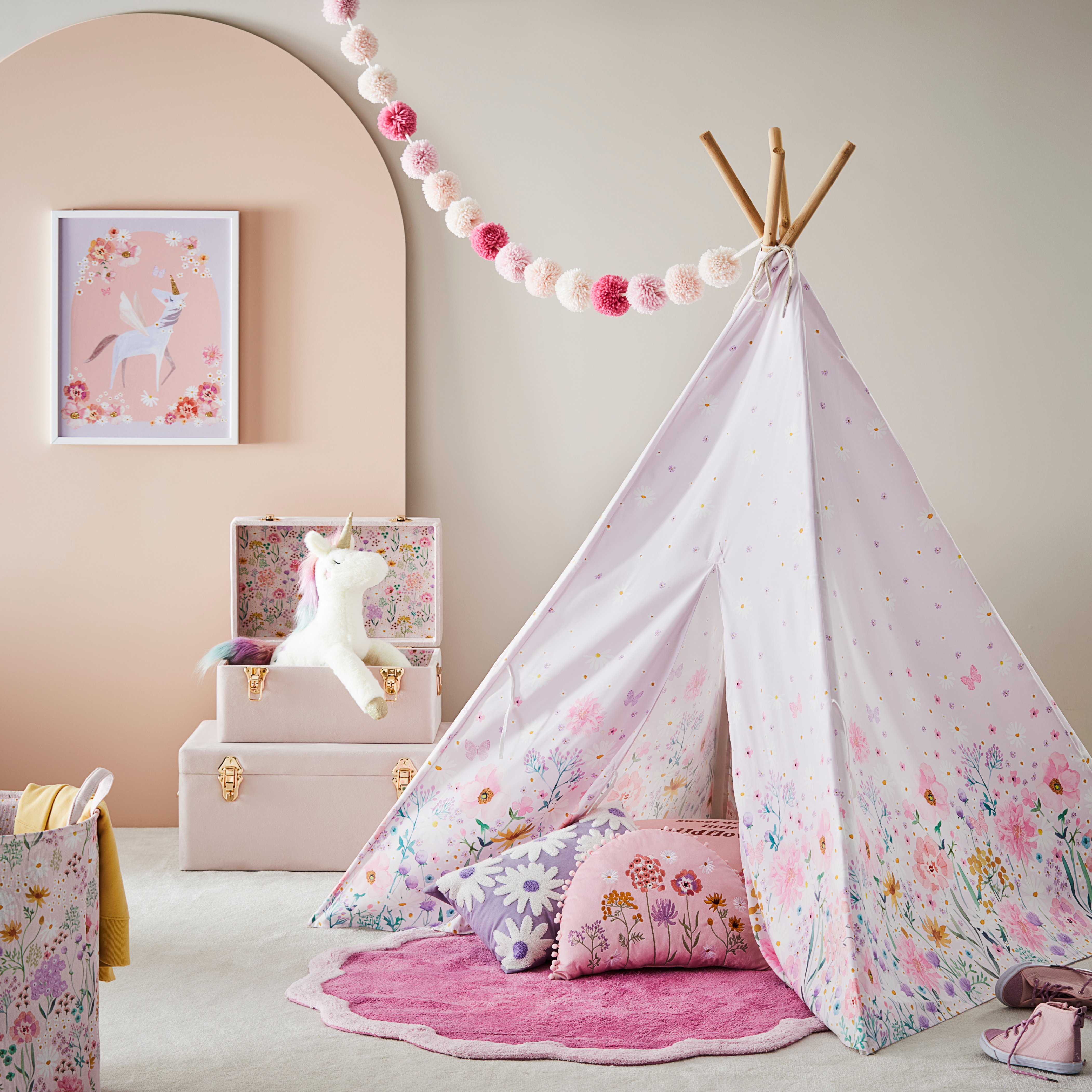 Kids bedroom sales teepee