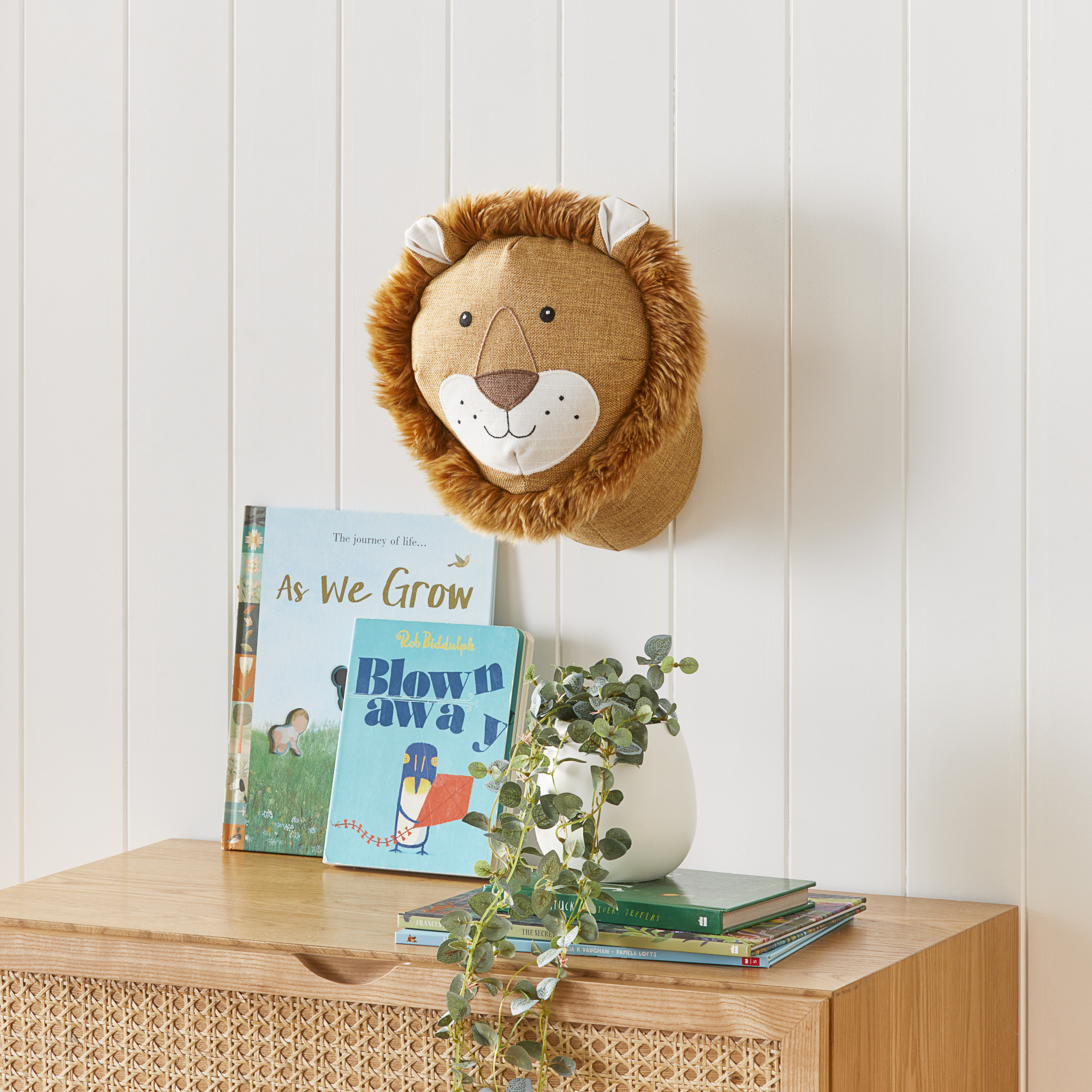 Plush lion head wall online decor