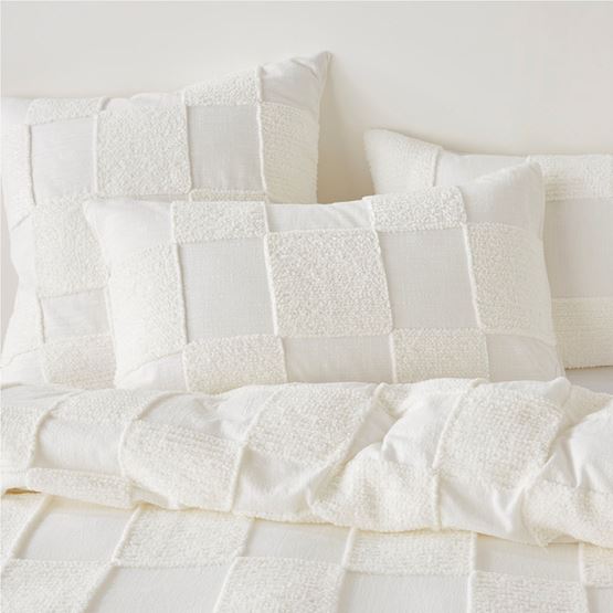 Hana Tufted White Pillowcases
