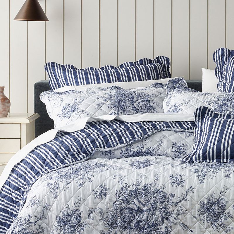 Amorette Blue Bedspread Set