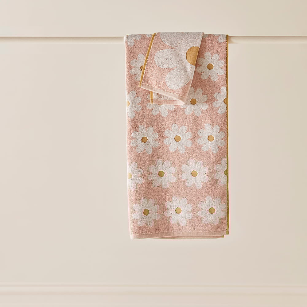 Pink new arrivals floral towels