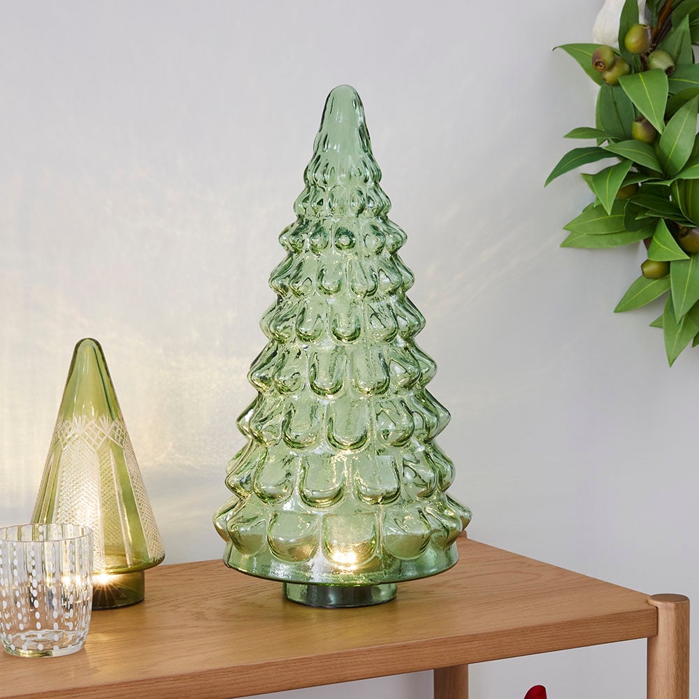 Glass deals christmas tree