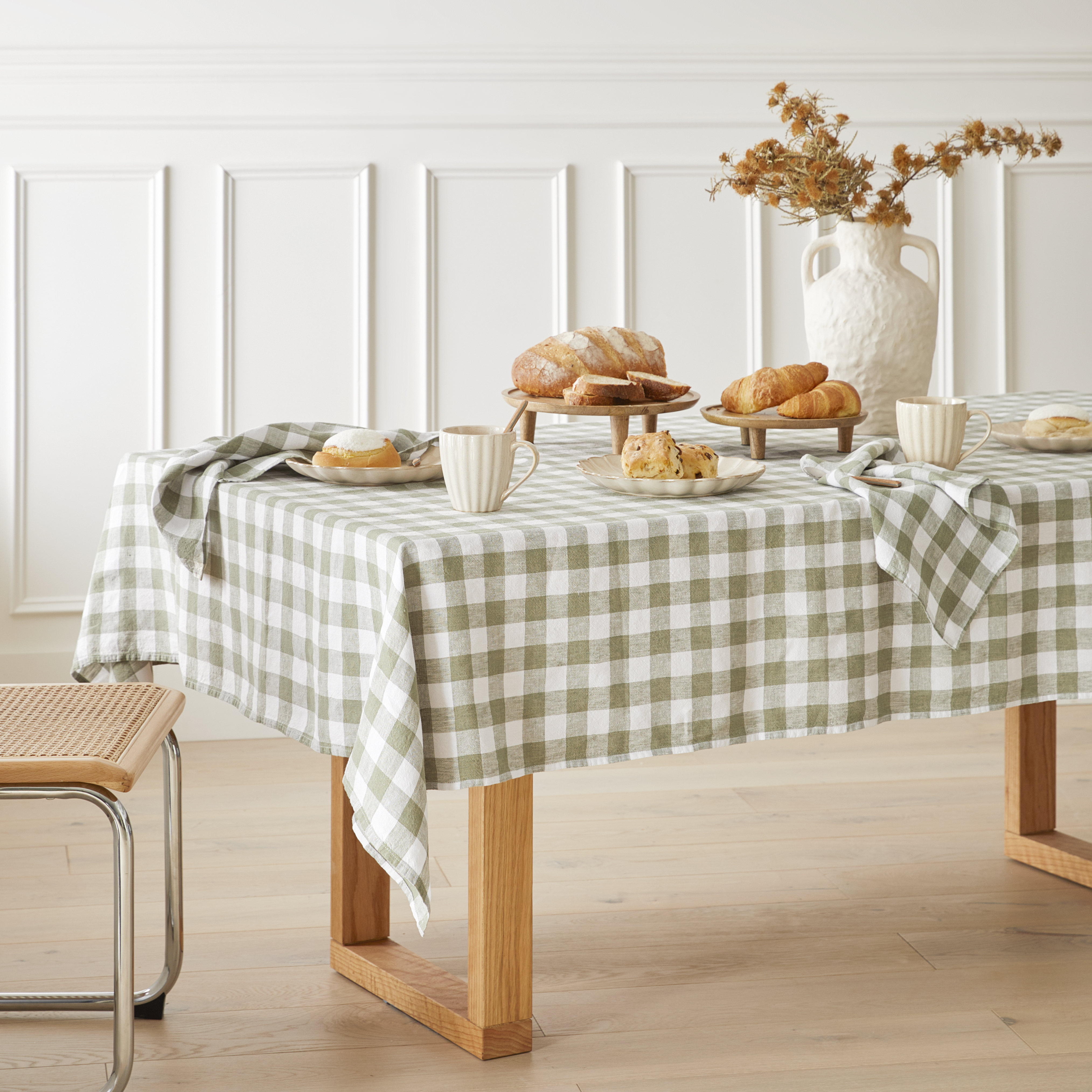 Vintage tablecloth hot sale