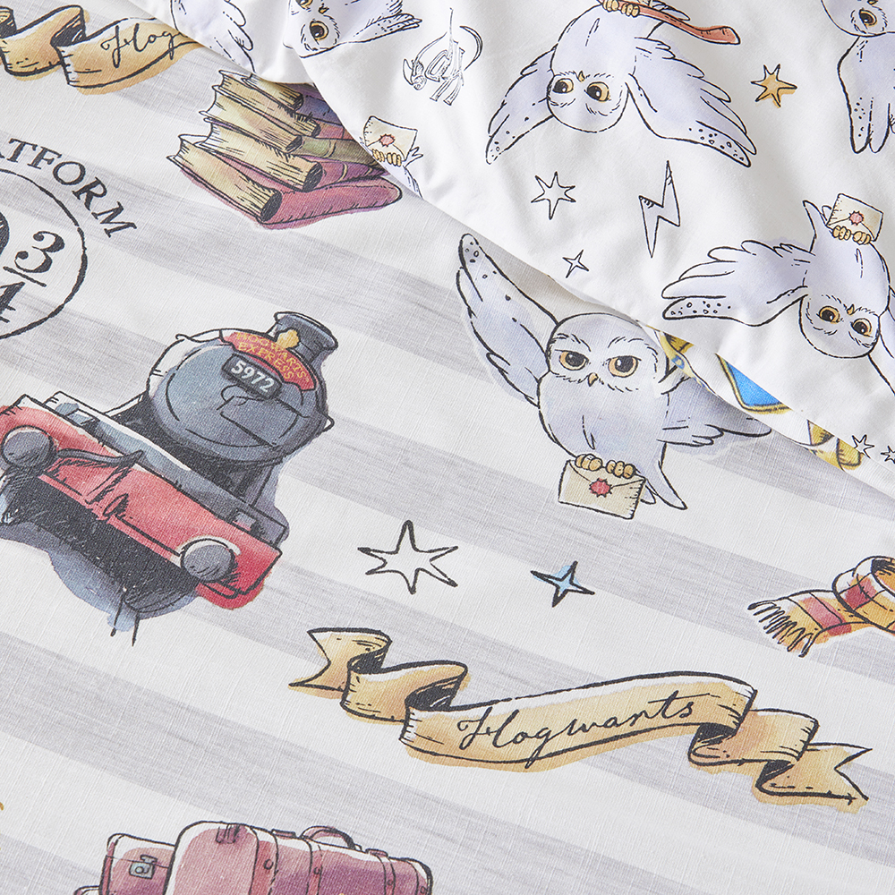 Warner Bros Harry Potter White Hogwarts Cot Quilt Cover Set Adairs