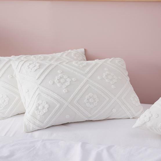Anastasia White Tufted Pillowcases