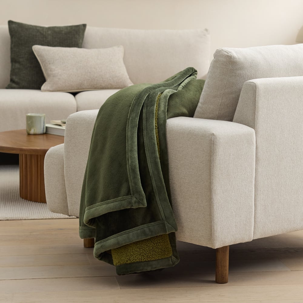 Sherpa Ivy Throw | Adairs