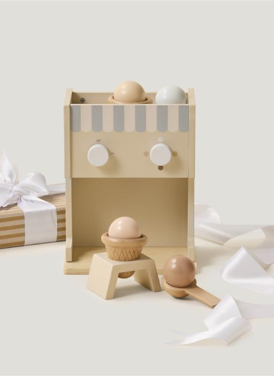 Xmas25_Hub_GiftTiles - 1 Kids_DT.jpg