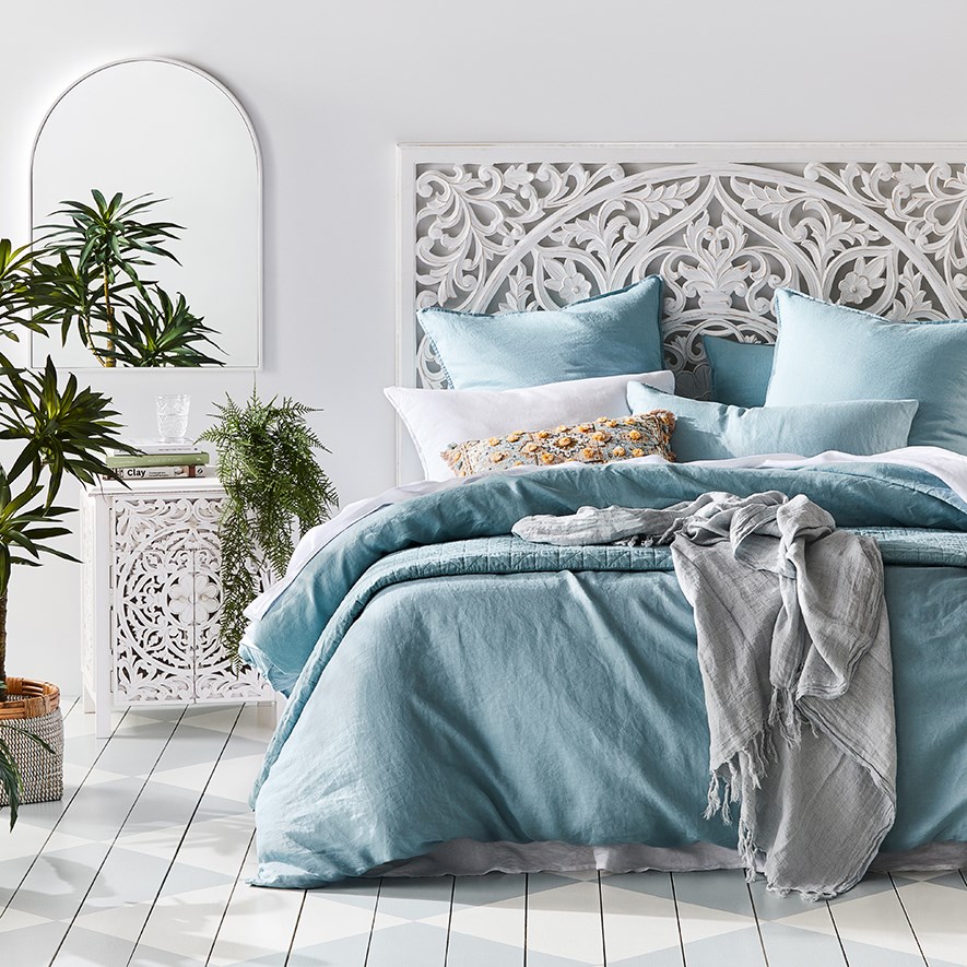 Merida Vintage White Bedhead Adairs